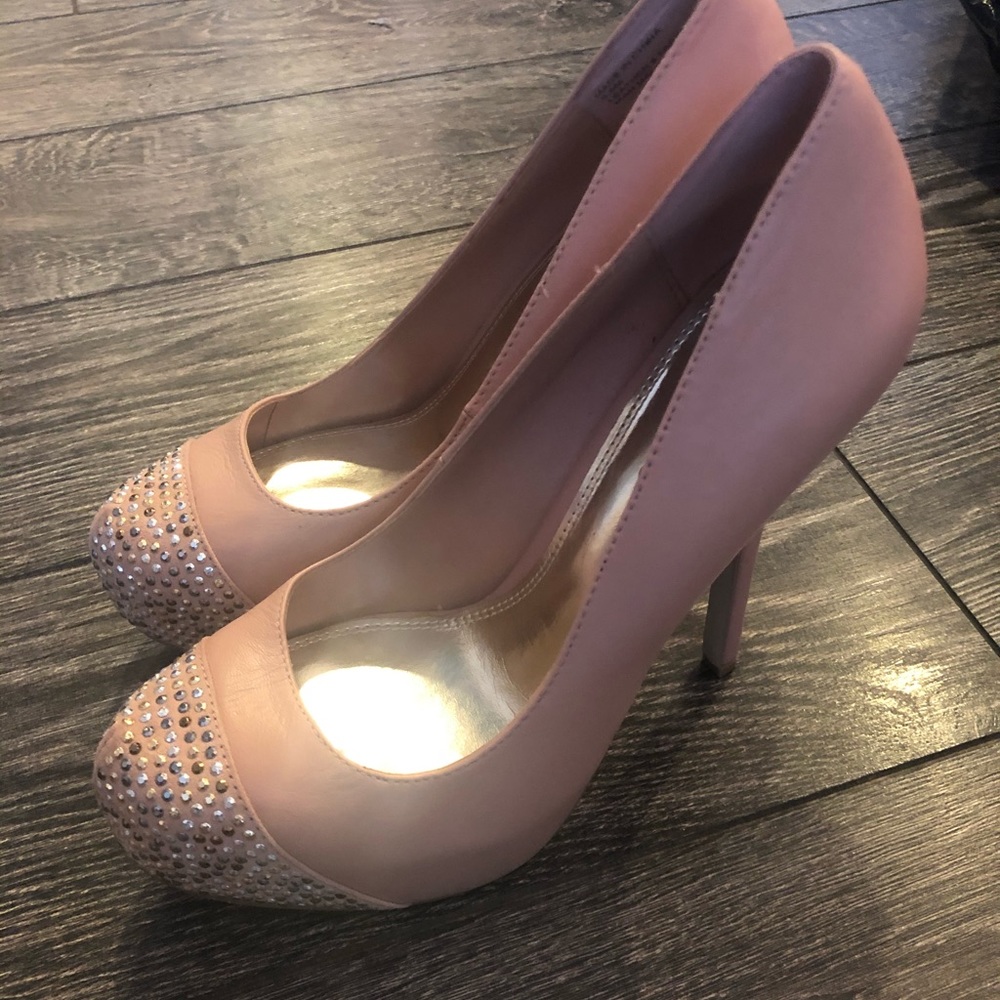 Pink heels - Picture 2 of 5